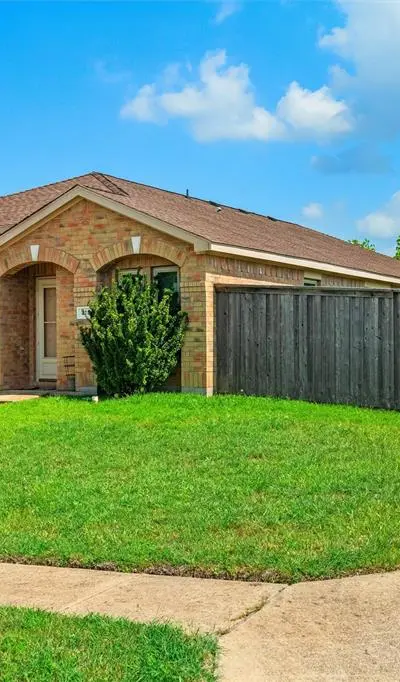 424 Summer Tree Drive, Hutchins TX 75141 - Photo 2
