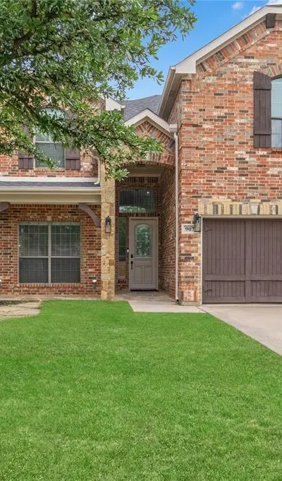 907 Greenfield Court, Kennedale TX 76060