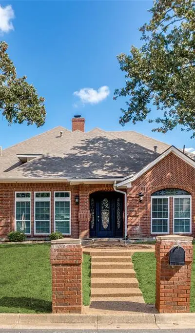 2103 Bay Club Drive, Arlington TX 76013