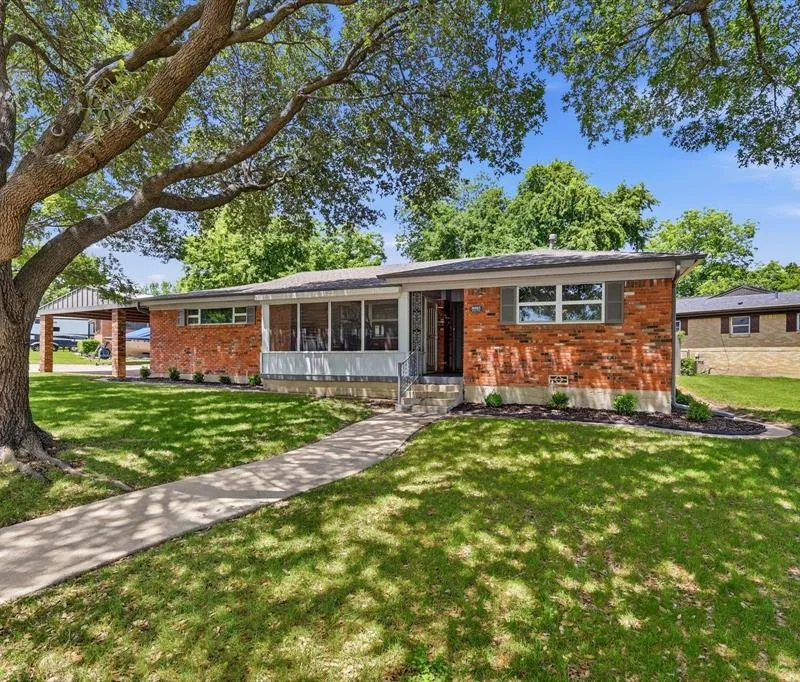 5921 Circular Drive, North Richland Hills TX 76117