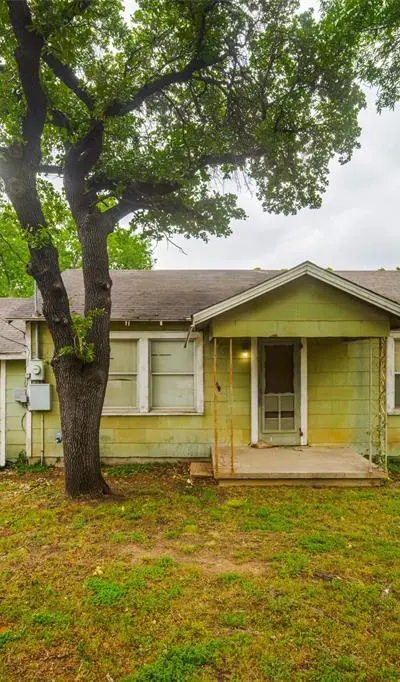 1202 Lindsey Street, Denton TX 76205