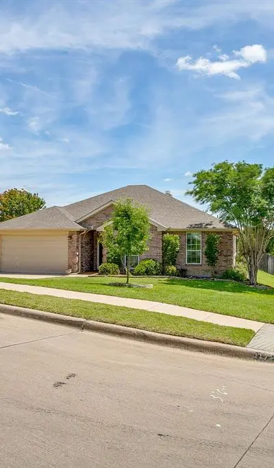1173 Albatross Court, Benbrook TX 76126 - Photo 4