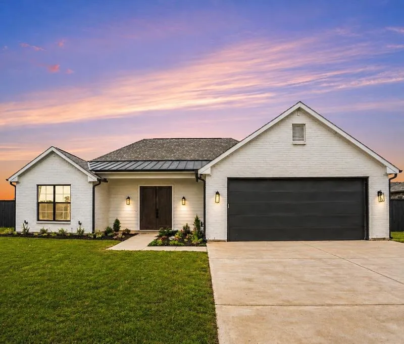 318 James Street, Mabank TX 75147