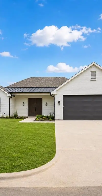 318 James Street, Mabank TX 75147 - Photo 2