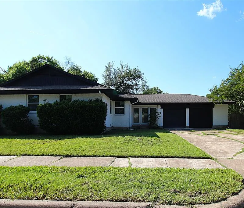 4502 Live Oak Drive, Mesquite TX 75150