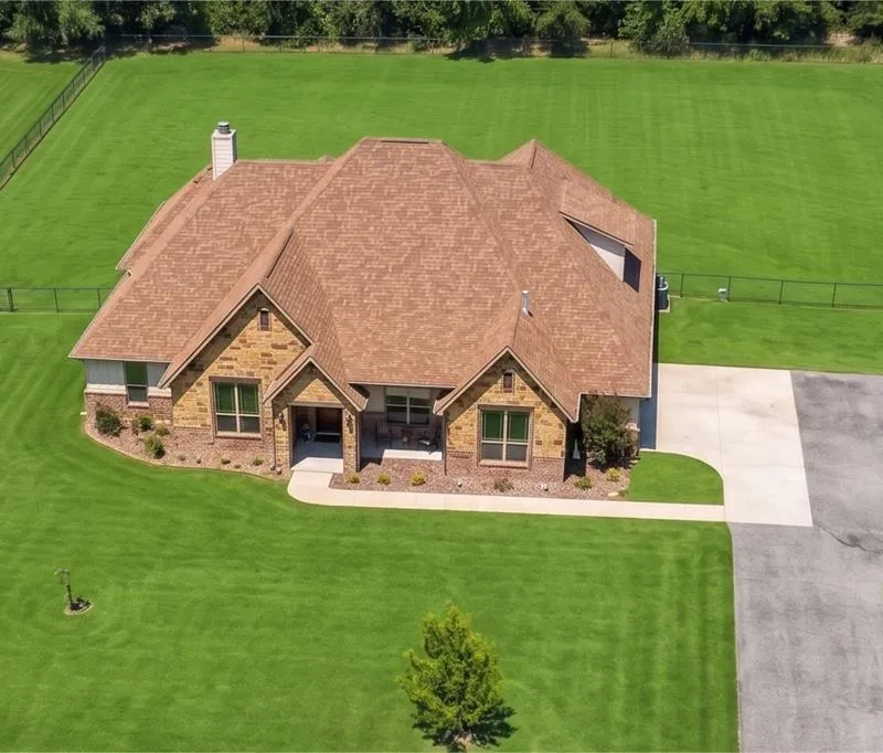 30 Laura Circle, Gunter TX 75058