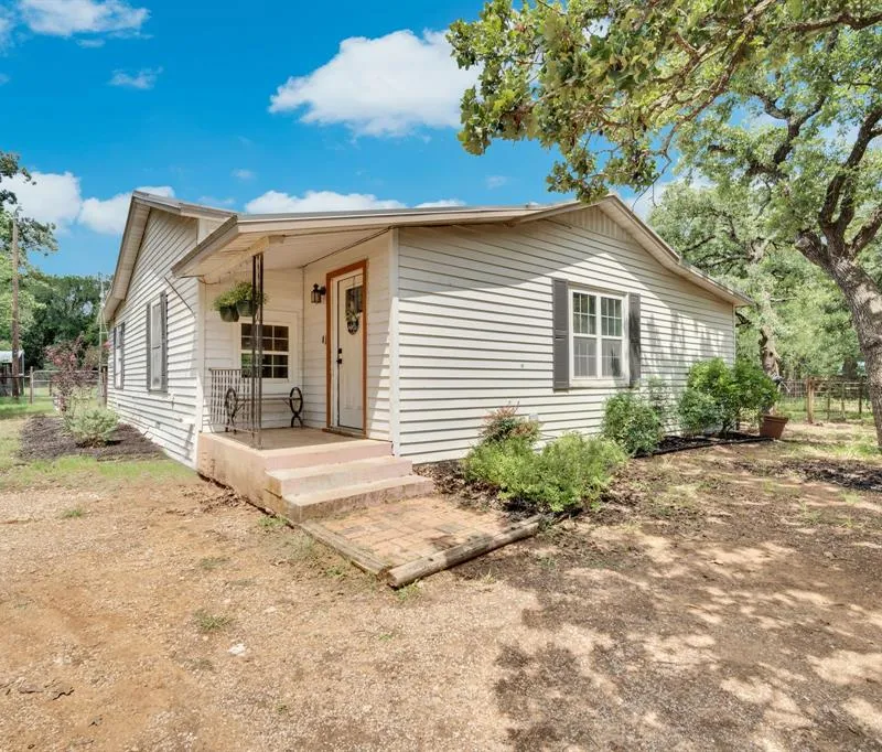 3629 E Fm 4, Cleburne TX 76031