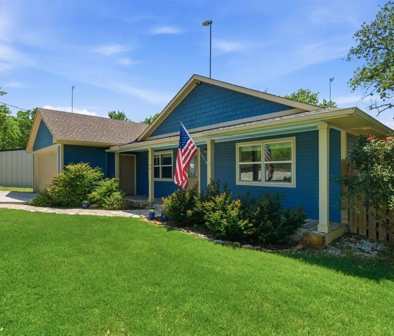 232 El Lago Road, Chico TX 76431
