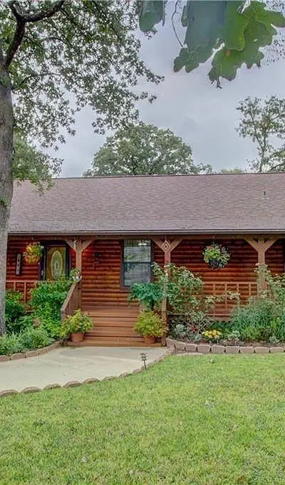 105 Santee Drive, Lake Kiowa TX 76240