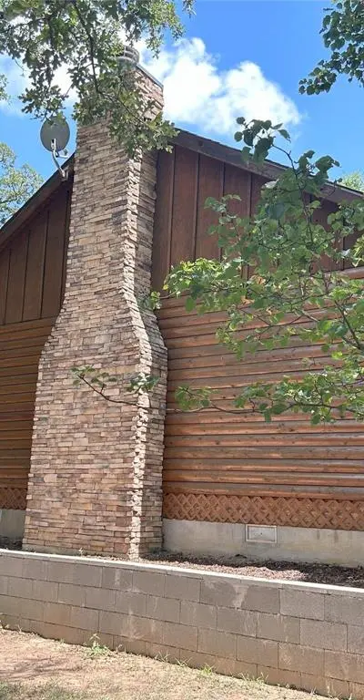 105 Santee Drive, Lake Kiowa TX 76240 - Photo 4