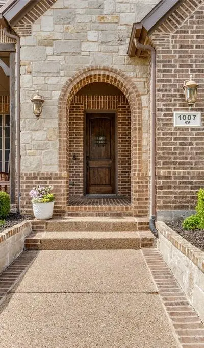 1007 Ivy Charm Way, Arlington TX 76005 - Photo 2