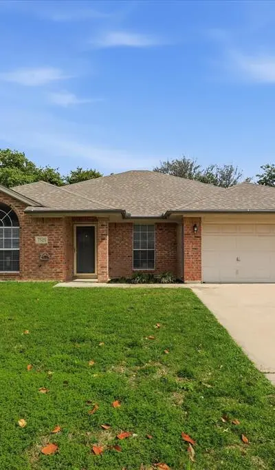 7525 Arbor Park Drive, Fort Worth TX 76120 - Photo 3