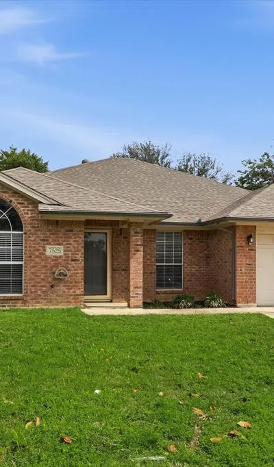 7525 Arbor Park Drive, Fort Worth TX 76120 - Photo 4