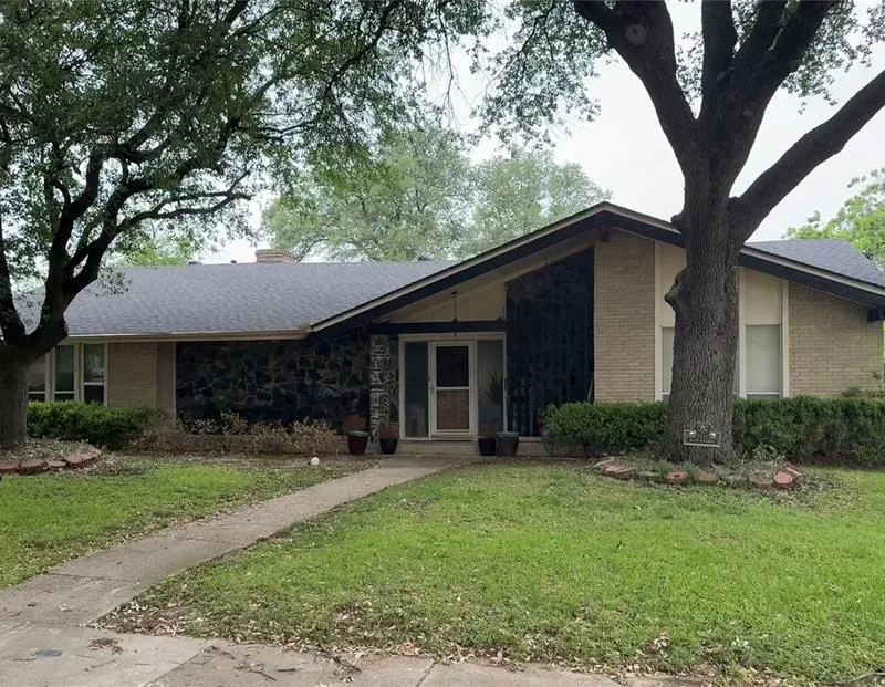 2137 Sea Island Drive, Dallas TX 75232