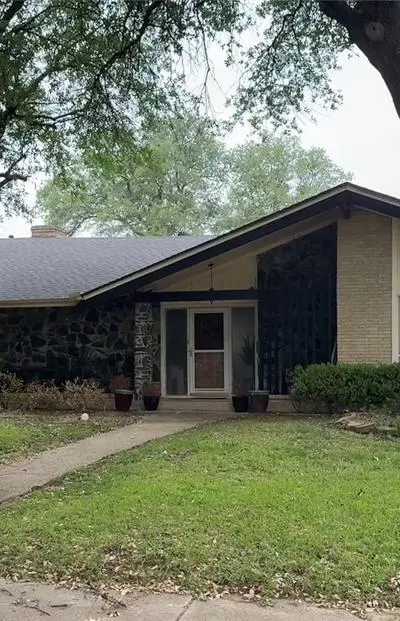 2137 Sea Island Drive, Dallas TX 75232
