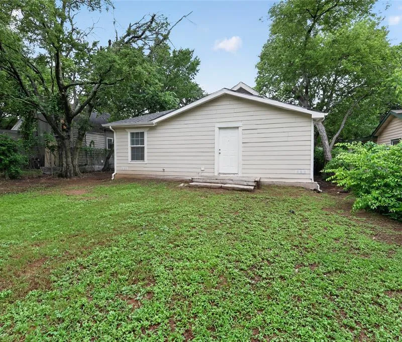 2805 Walker Street, Fort Worth TX 76105