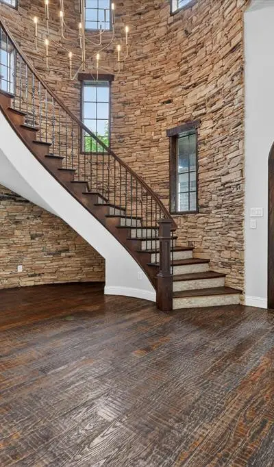 847 San Clemente, Irving TX 75039 - Photo 5