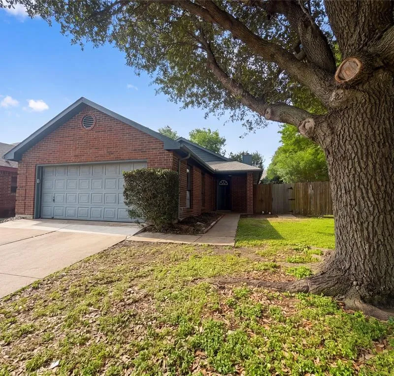3628 Riverhead Drive, Arlington TX 76015