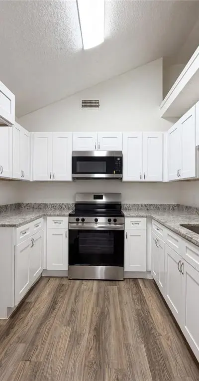 3628 Riverhead Drive, Arlington TX 76015 - Photo 2
