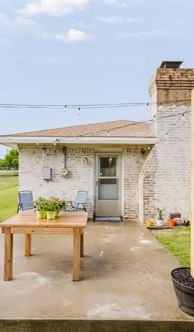 902 Fannin Street, Nocona TX 76255 - Photo 3