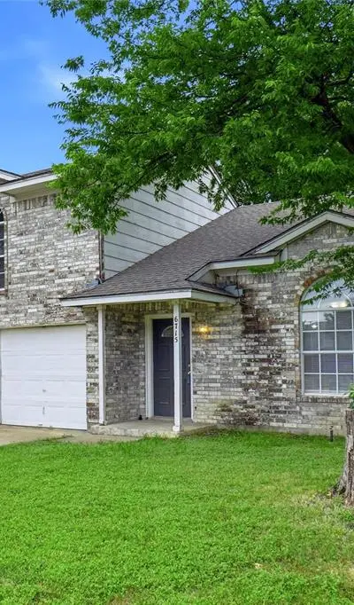 6715 Cherrytree Drive, Arlington TX 76001 - Photo 2