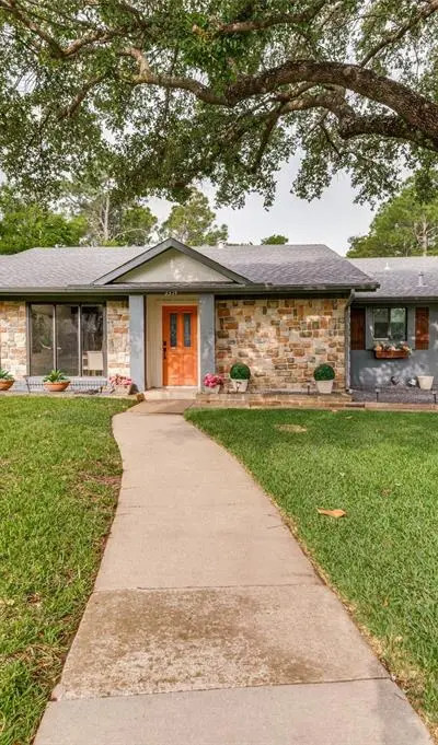 3314 Brookhaven Club Drive, Farmers Branch TX 75234