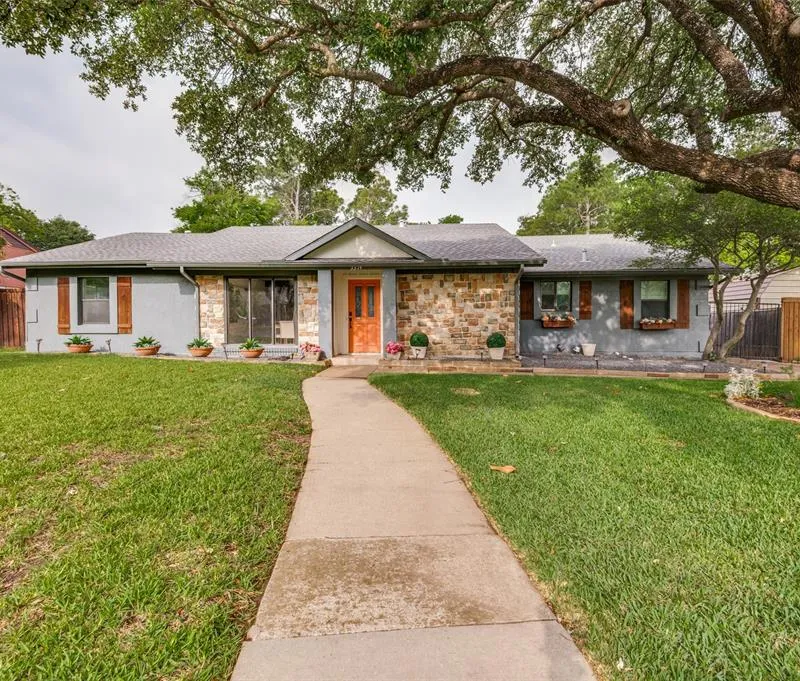 3314 Brookhaven Club Drive, Farmers Branch TX 75234