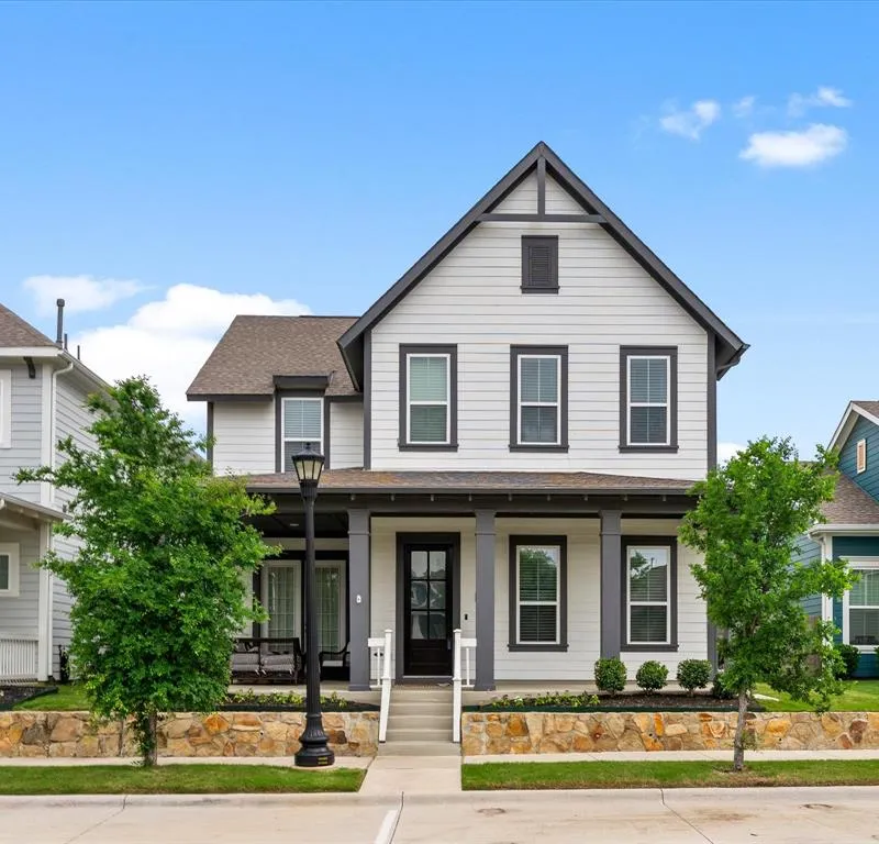 8805 Grand Avenue, North Richland Hills TX 76180