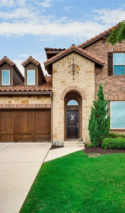 6723 Capistrano Street, Irving TX 75039 - Photo 2