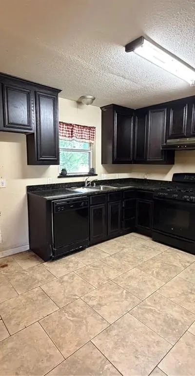 2104 Utica Drive, Dallas TX 75227 - Photo 4