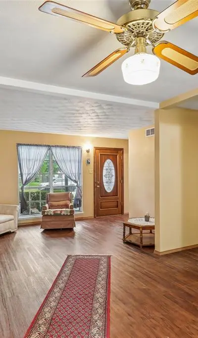 1810 Ridgewood Street, Irving TX 75062 - Photo 3