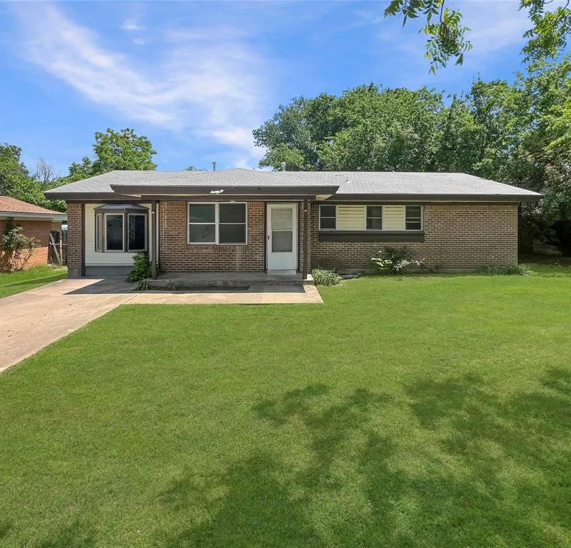 8853 Easley Street, White Settlement TX 76108
