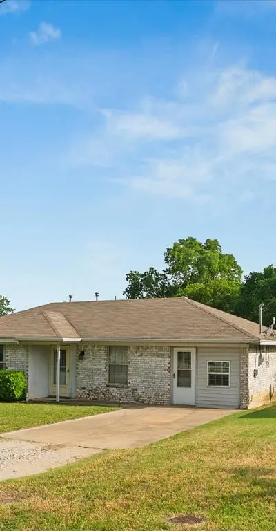 209 W Huffman Street, Krum TX 76249 - Photo 2