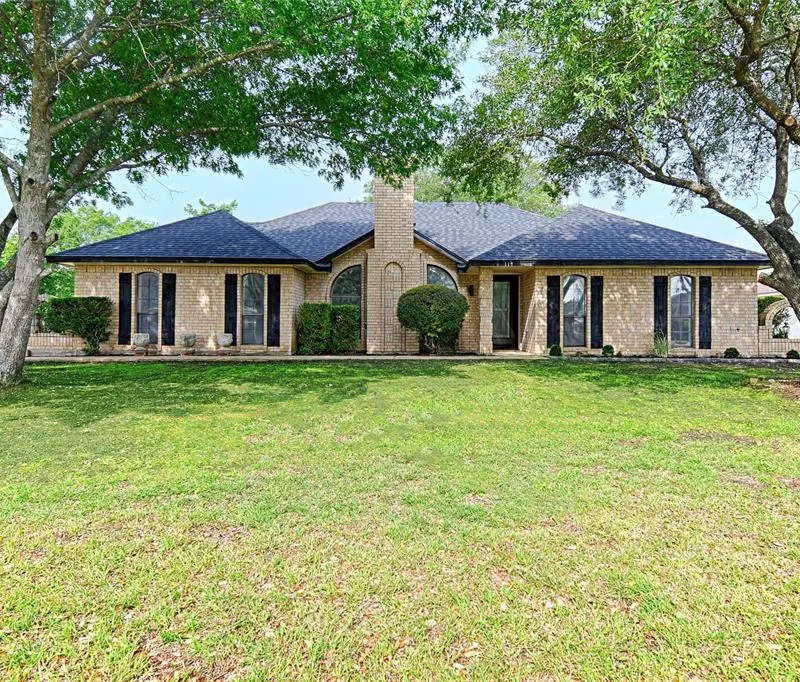 117 Lassetter Drive, Red Oak TX 75154