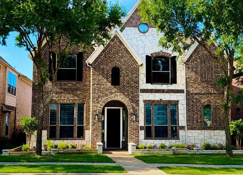 2246 Longview Road, Irving TX 75063