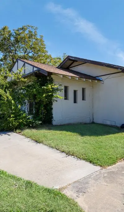 916-B E Hubbard Street, Mineral Wells TX 76067 - Photo 2