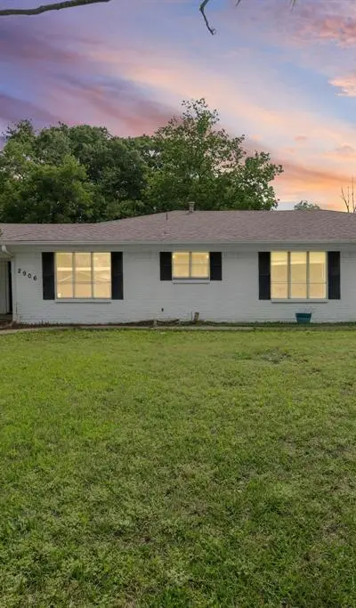 2906 Tanglewood Drive, Commerce TX 75428