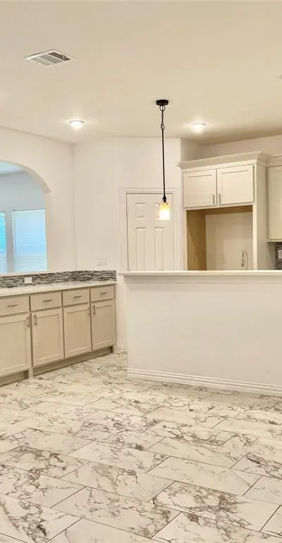 2811 Silkwood Street, Dallas TX 75215 - Photo 5