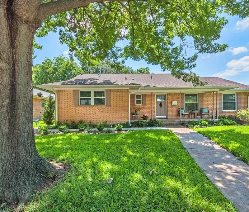 6221 Berryhill Street, Dallas TX 75231