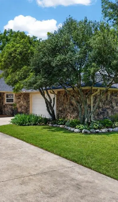 310 Navajo Trail, Gainesville TX 76240 - Photo 3