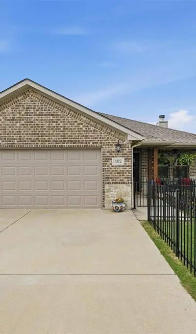 502 Pathfinder Street, Collinsville TX 76233