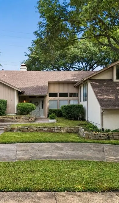 9530 Moss Haven Drive, Dallas TX 75231 - Photo 2