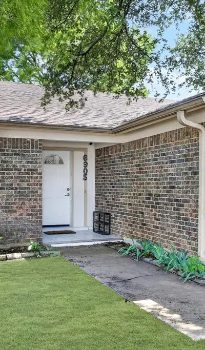 6905 Yorkston Street, Watauga TX 76148