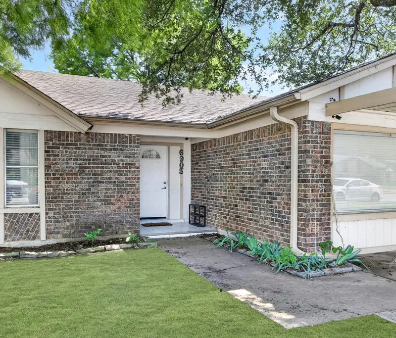 6905 Yorkston Street, Watauga TX 76148
