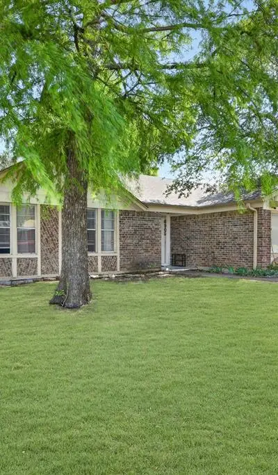 6905 Yorkston Street, Watauga TX 76148 - Photo 2