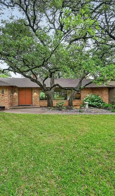 2039 W Lotus Avenue, Fort Worth TX 76111