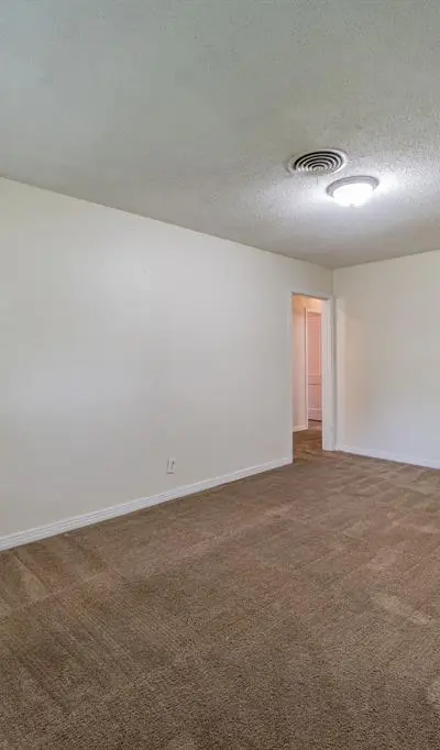 2526 Rolinda Drive, Dallas TX 75211 - Photo 2