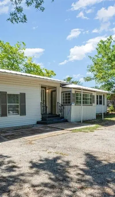 502 W Bells Boulevard, Bells TX 75414 - Photo 2