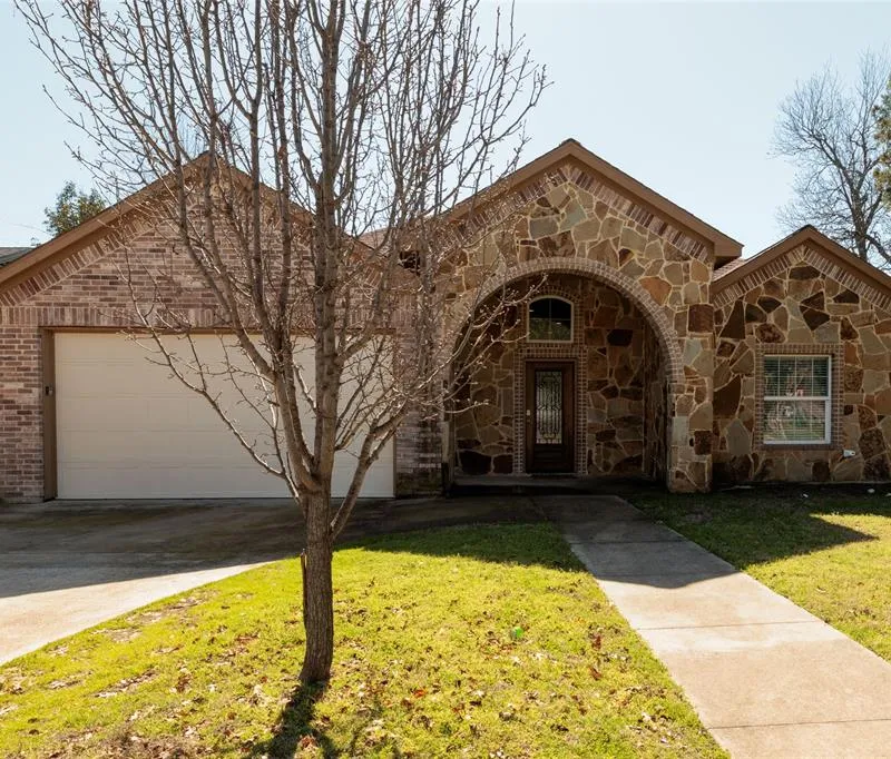 3014 Falls Drive, Dallas TX 75211