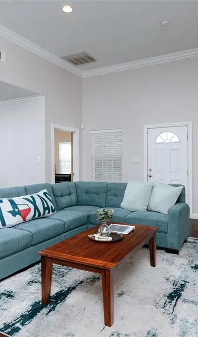 3014 Falls Drive, Dallas TX 75211 - Photo 2